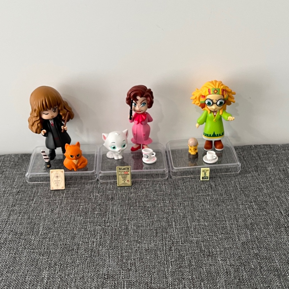 Harry Potter Mystery Capsule- Hermione, Umbridge and Trelawney